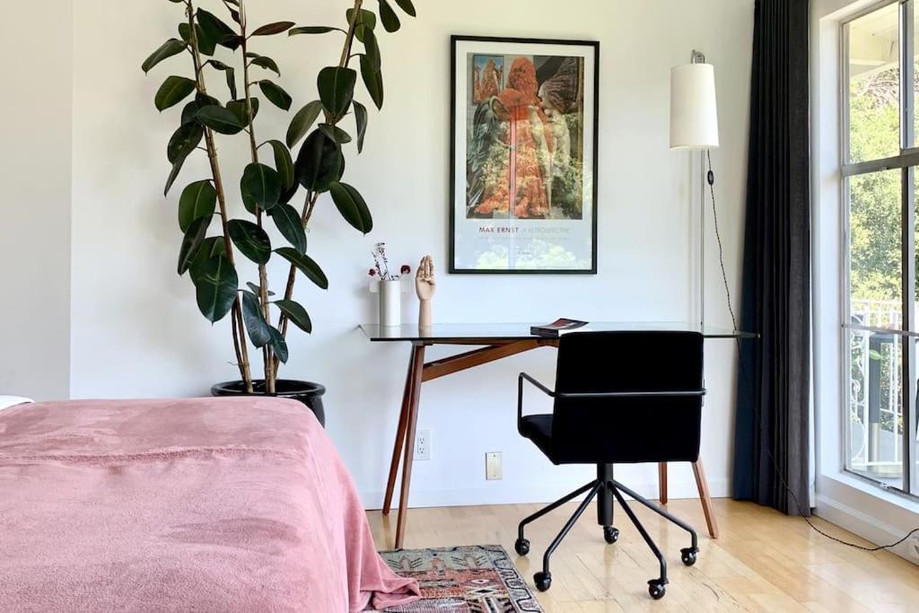 Сasa de vacaciones Stunning Hollywood Midcentury Modern-views-best Location!