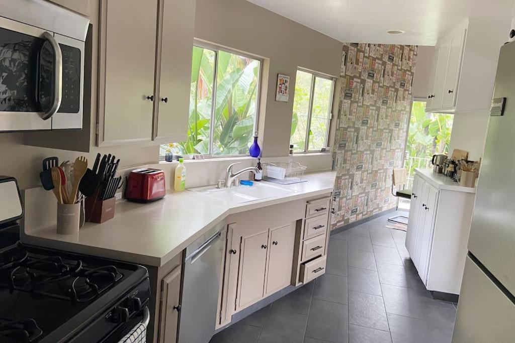 Stunning Hollywood Midcentury Modern-views-best Location! Сasa de vacaciones